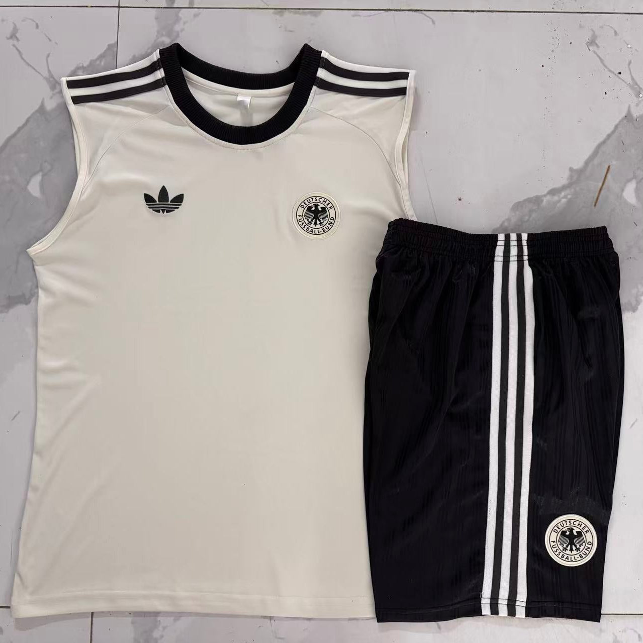 Duitsland 26/27 Mouwloos Set