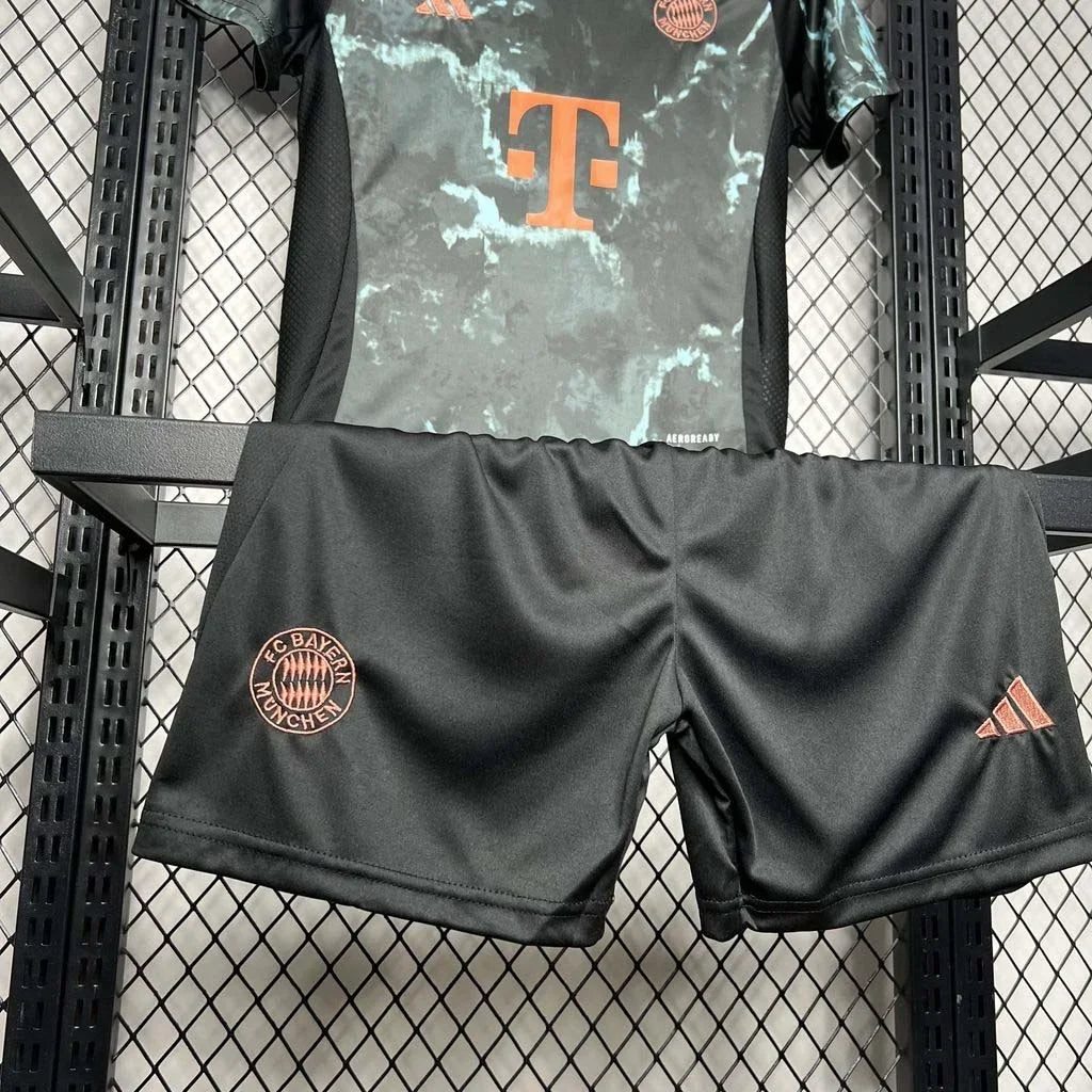 24/25 Bayern Munich Away Tenue