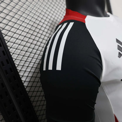 24/25 Manchester United Pre-match kit