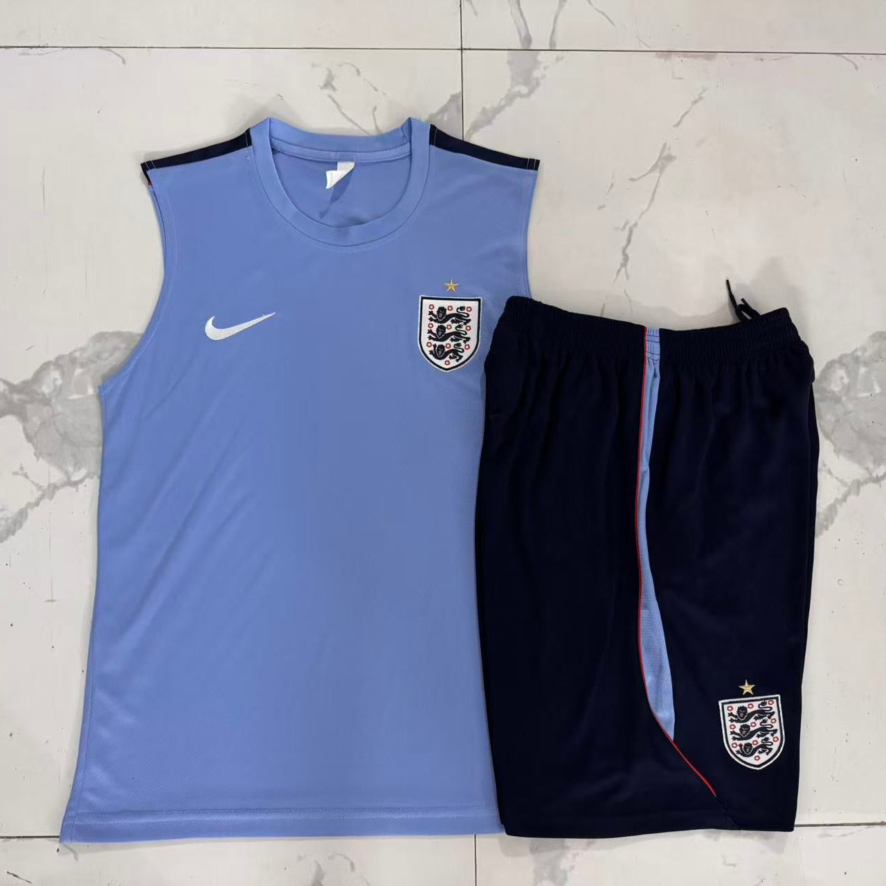 England 26/27 Mouwloos Set