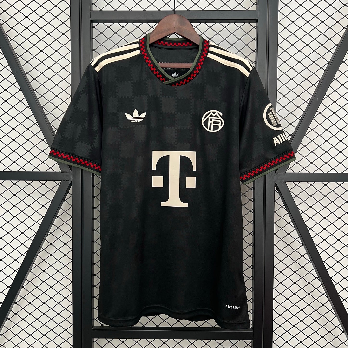 25/26 Bayern Munich third away