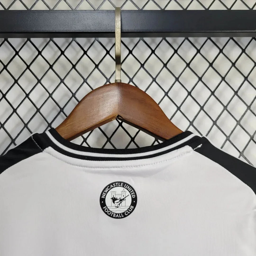 24/25 Newcastle United Home Tenue