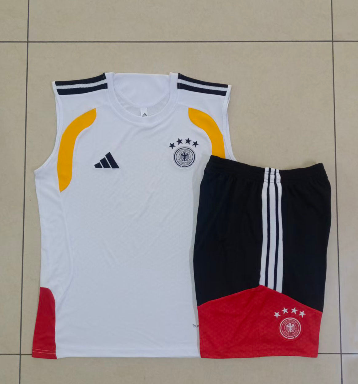 Duitsland 26/27 Mouwloos Set