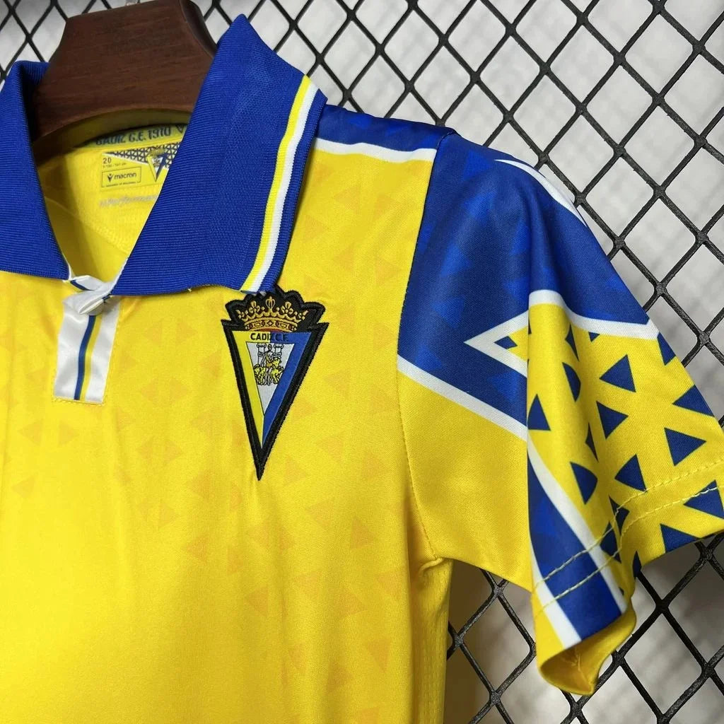 24/25 Cadiz Home Tenue