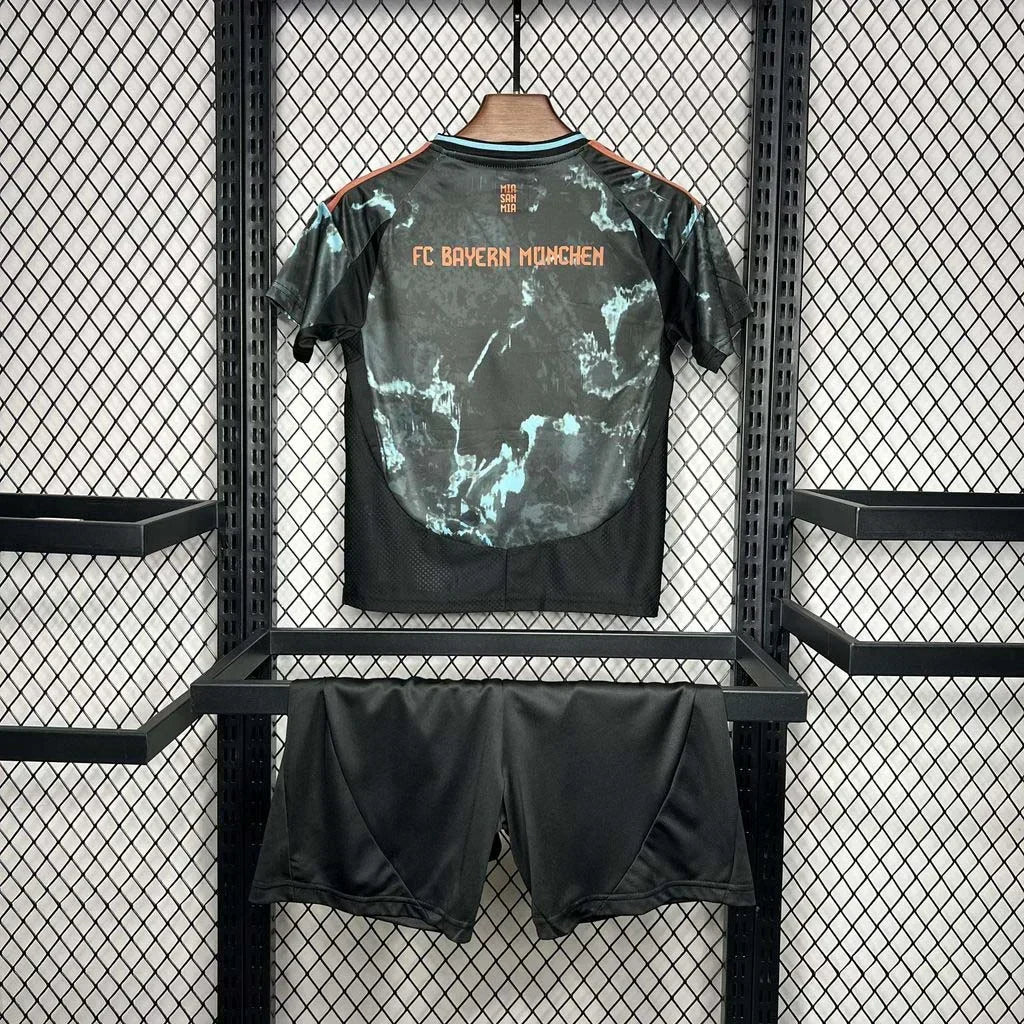 24/25 Bayern Munich Away Tenue