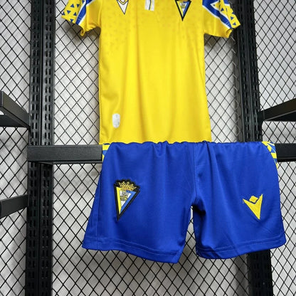 24/25 Cadiz Home Tenue