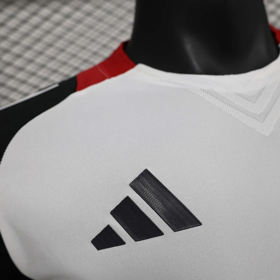 24/25 Manchester United Pre-match kit