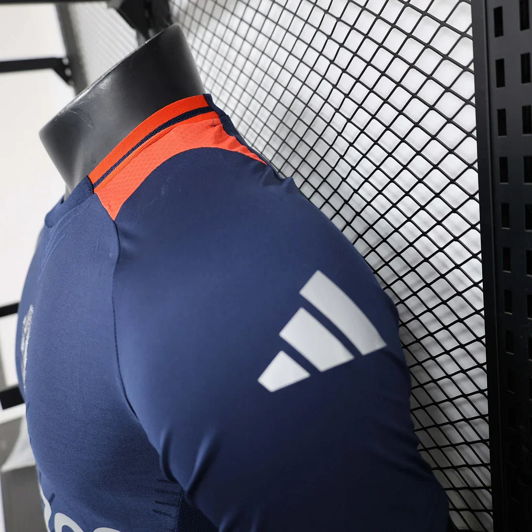 24/25 Manchester United Pre-match kit