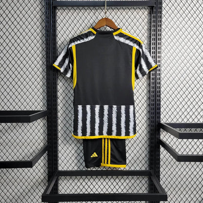 23/24 Juventus Home Tenue