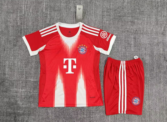Bayern MünchenThuissetje 25/26