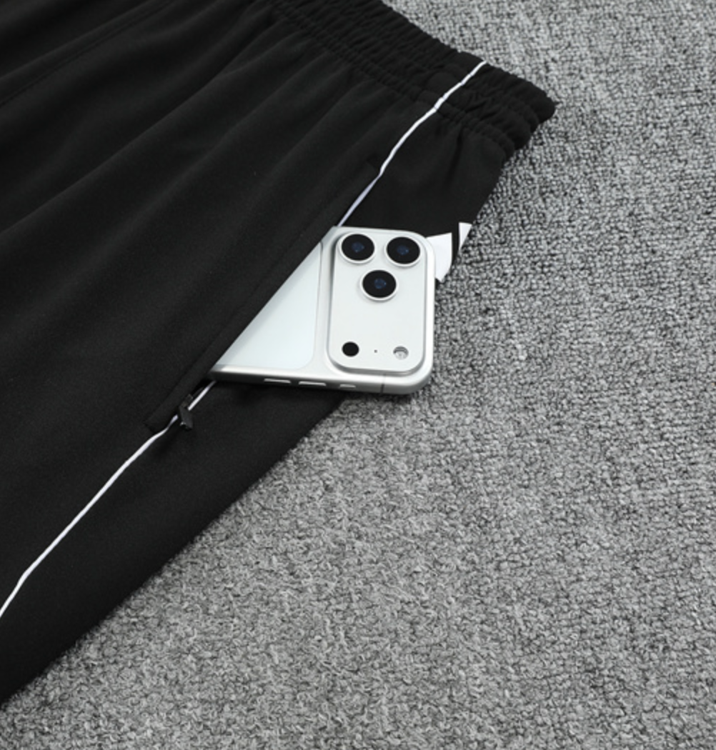 25/26 Real Madrid Wit Zwart Trainingspak