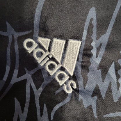 Real Madrid "Dragón Negro" Limited Jersey