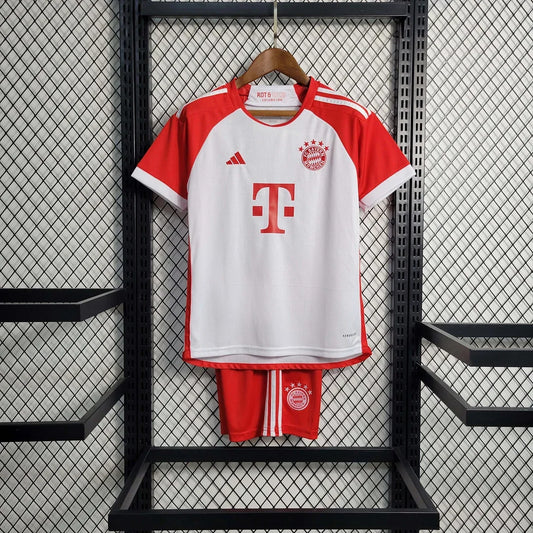 23/24 Bayern Munich Home Tenue