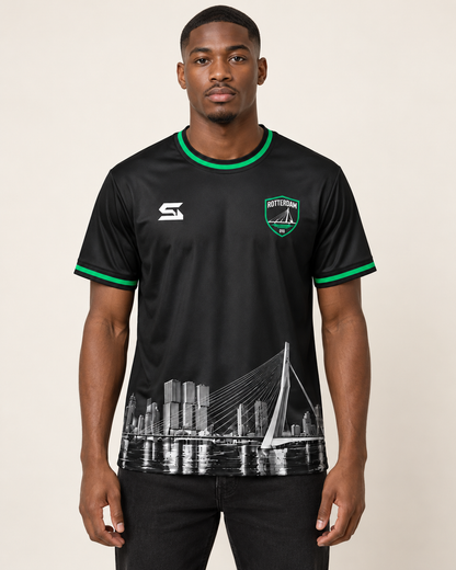 Rotterdam 010 Shirt – op model